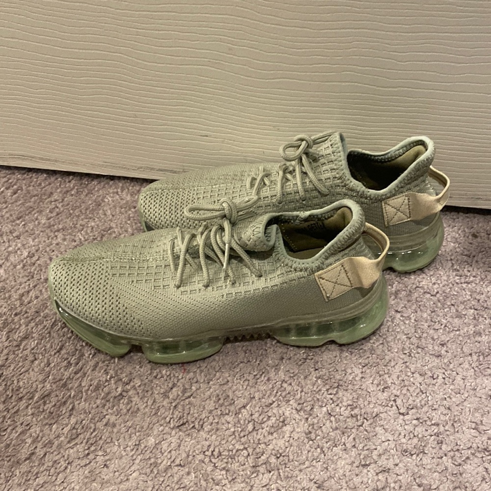 Miss Lola sneakers